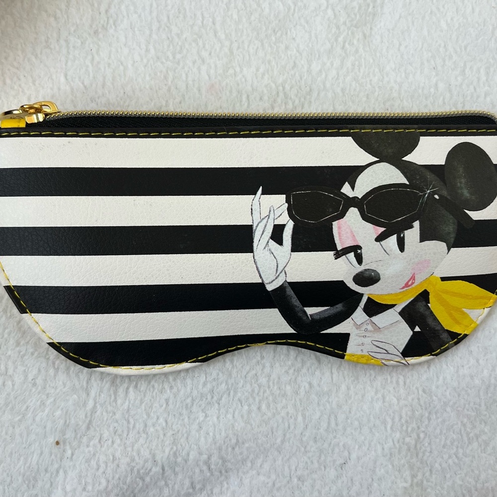 Loungefly Mickey Mouse purse and Minnie Mouse stationary purse - Picture 5 of 6